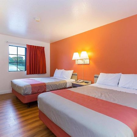 Motel 6 Vallejo - Maritime North Екстер'єр фото