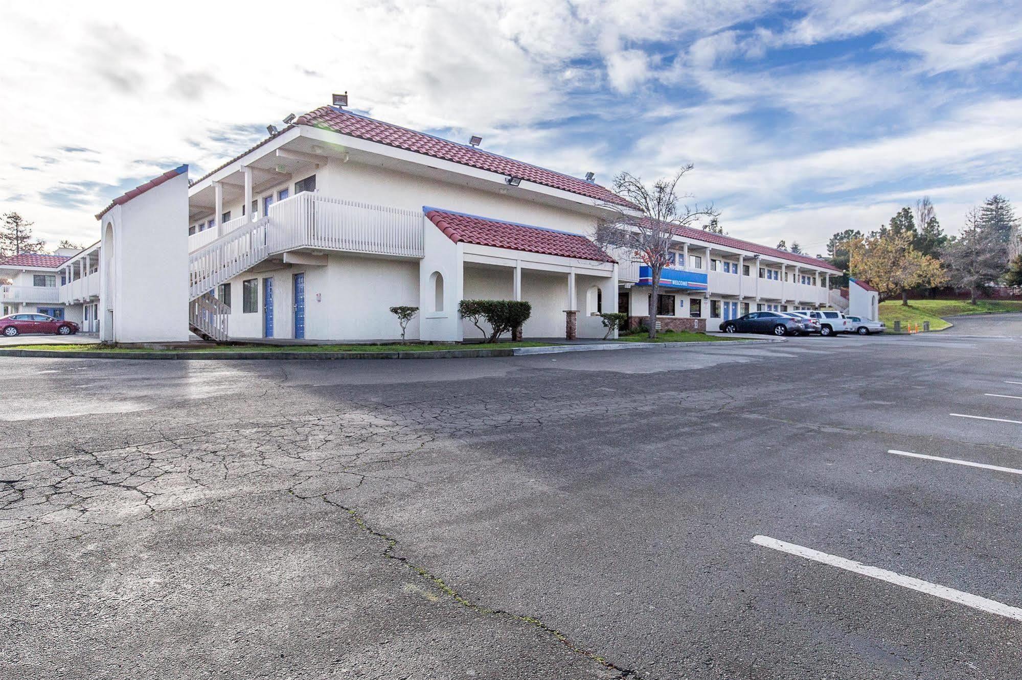 Motel 6 Vallejo - Maritime North Екстер'єр фото