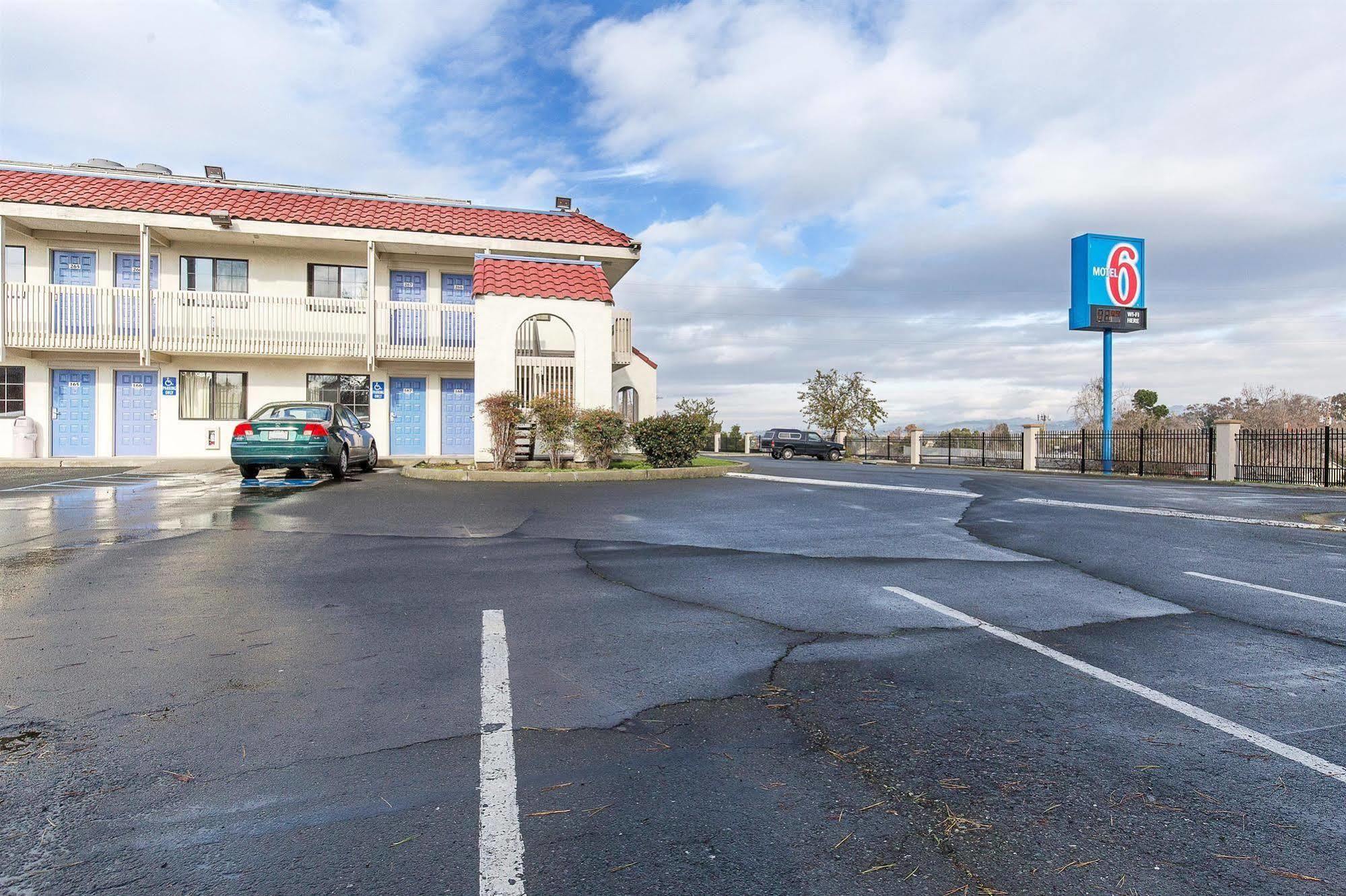 Motel 6 Vallejo - Maritime North Екстер'єр фото