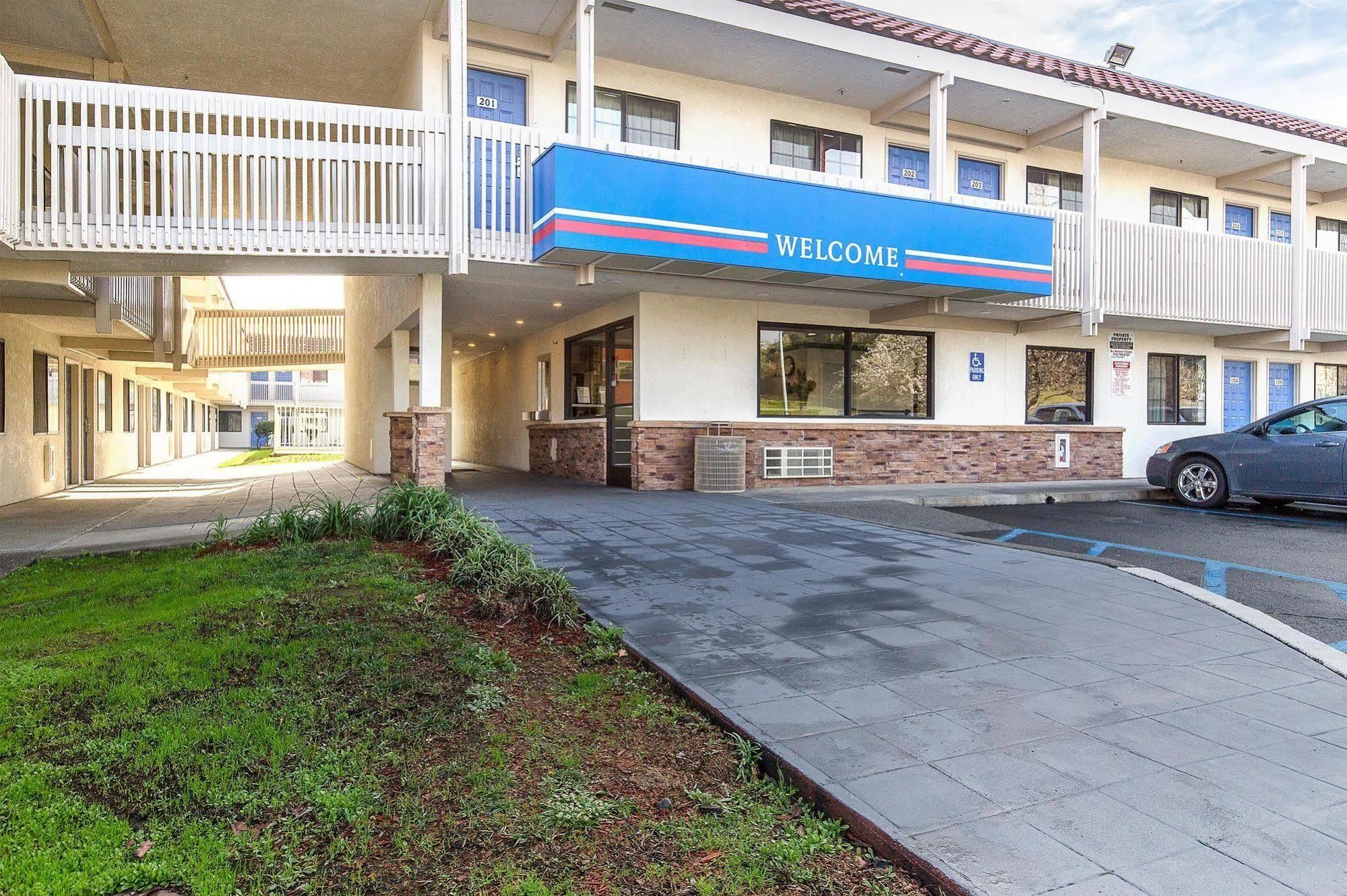 Motel 6 Vallejo - Maritime North Екстер'єр фото