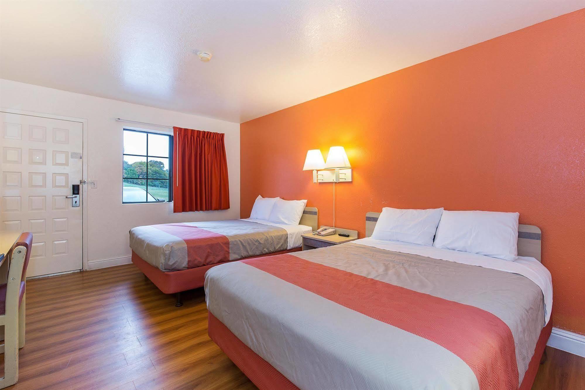 Motel 6 Vallejo - Maritime North Екстер'єр фото
